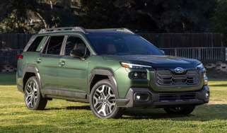 Subaru Outback front 2025